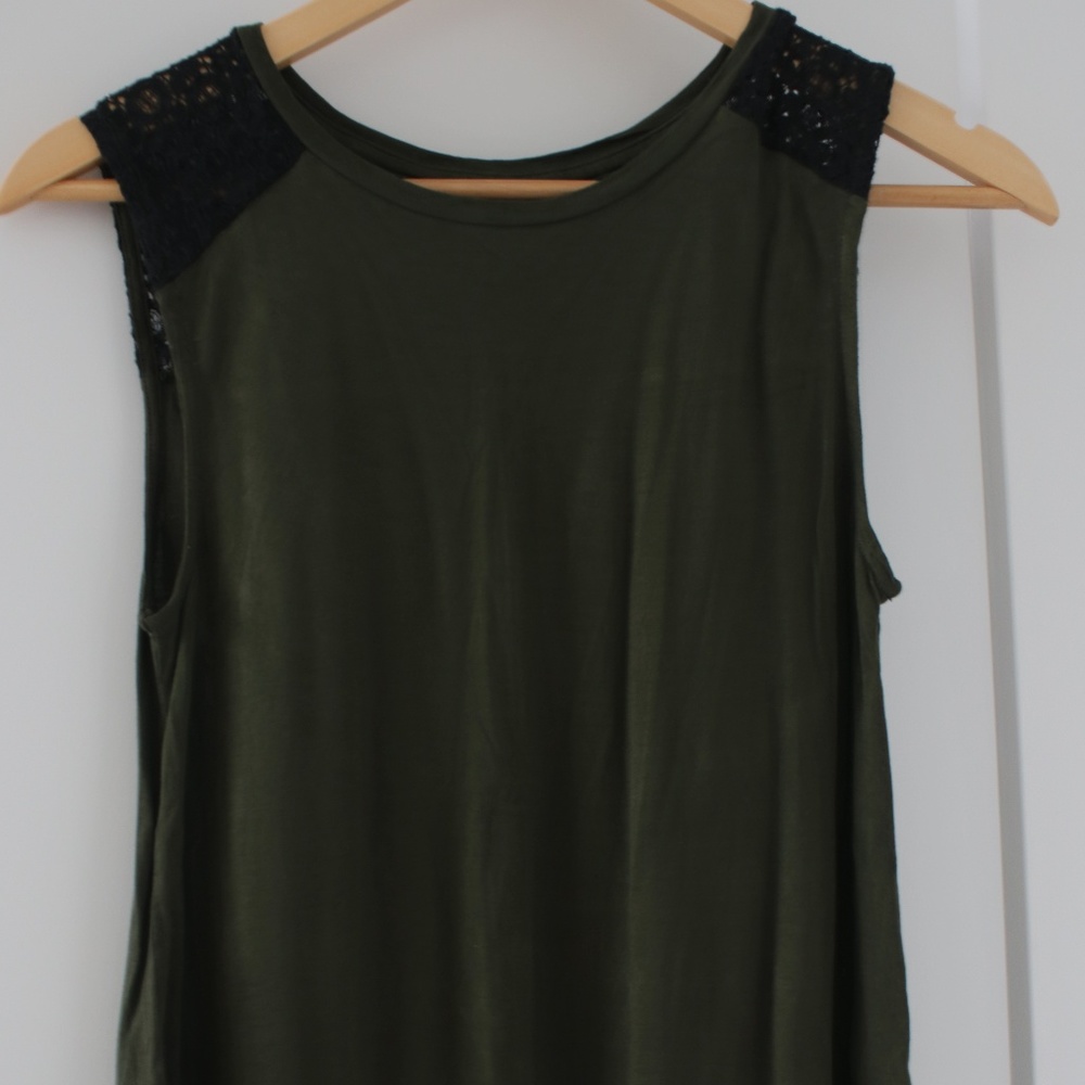 Old Navy Green lace tank XS